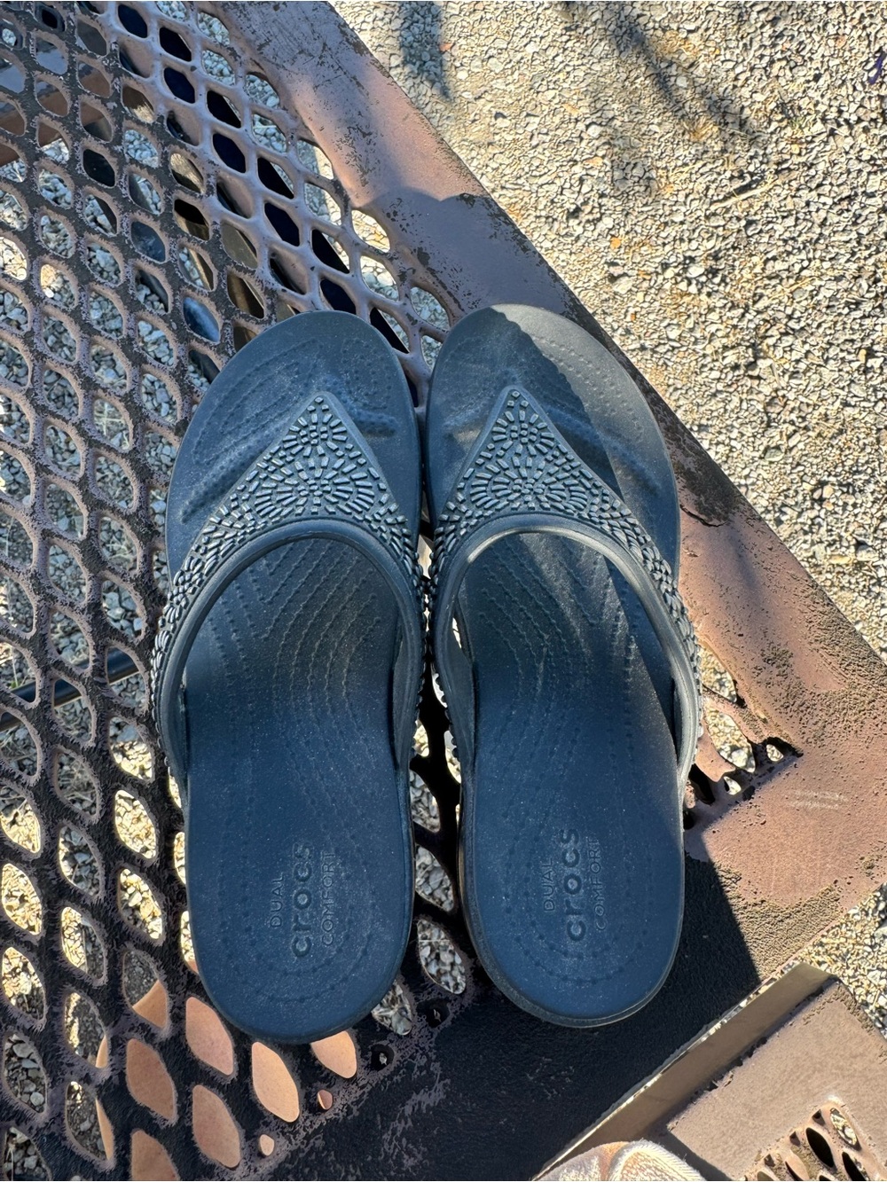 CROCS Black Textured Strap Flip Sandals